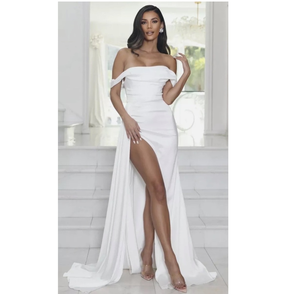 Amelie gown in White